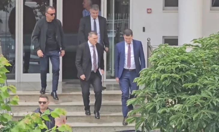 Altin Dumani “përvesh” mëngët dhe zbret në terren, ka të arrestuar në Shkodër për krimet zgjedhore, sekuestrohen…