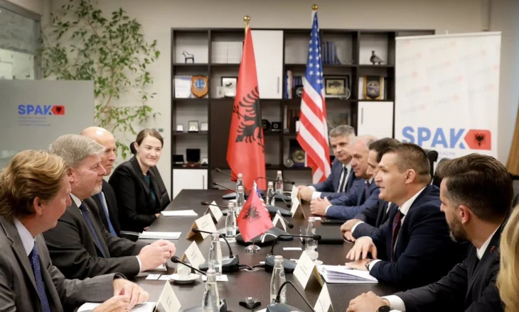 Ambasada e SHBA nxjerr “porositë” e prokurores Pam Bondi: Eleminoni kartelet dhe krimin e organizuar