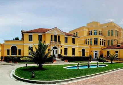 Ambasada e SHBA thirrje qytetarëve: Mos përdorni vizat turistike për të lindur në Amerikë, kjo është e papranueshme!
