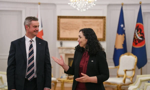 Ambasadori britanik: Jam thellësisht i shqetësuar për kërcënimet ndaj Osmanit