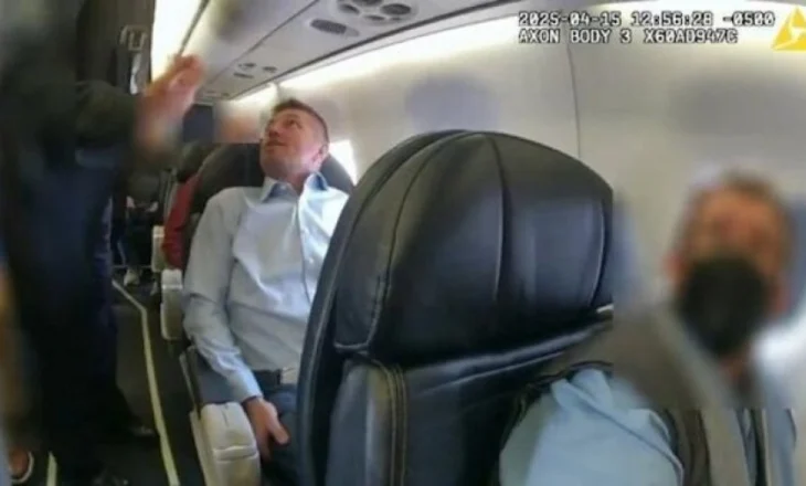 Arriti të kalonte kontrollin teksa po ndryshonin turnin/ 53-vjeçari shqiptar futet me armë në aeroplan në SHBA, momenti kur arrestohet