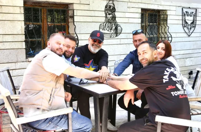 Ata ishin pesë! (foto)
