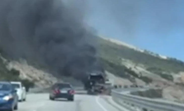 Autobusi i pasagjerëve merr flakë në majën e Skërficës