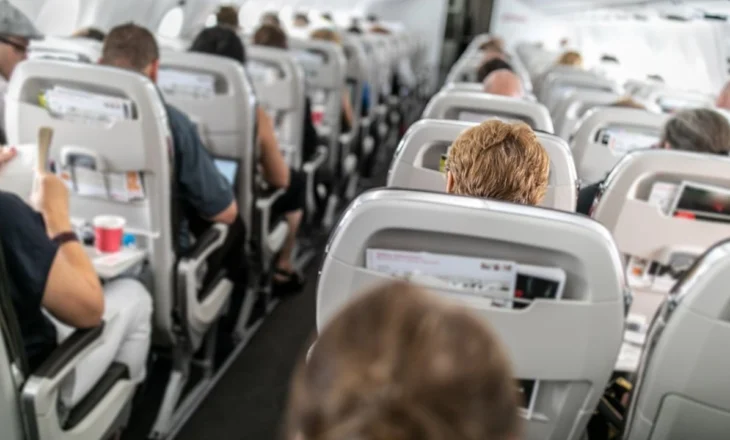 Autoriteti Turk i Aviacionit merr vendimin, kush ngrihet nga vendi para fikjes së shenjës së rripit të sigurimit merr gjobë