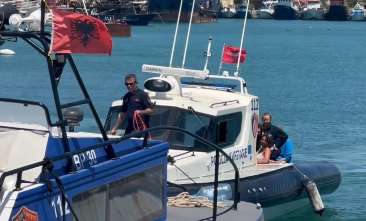 Aventura e rrezikshme në det! Shpëtohen tetë turistët: U strehuam në Gjirin e Gramës pasi na sulmoi një qen, u bllokuam dhe nuk mund të ktheheshim pas