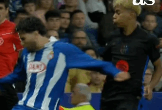 Barcelona e vodhi Espanjolin dje, Roberto Carlos publikon një foto që bën xhiron e mediave në Spanjë 