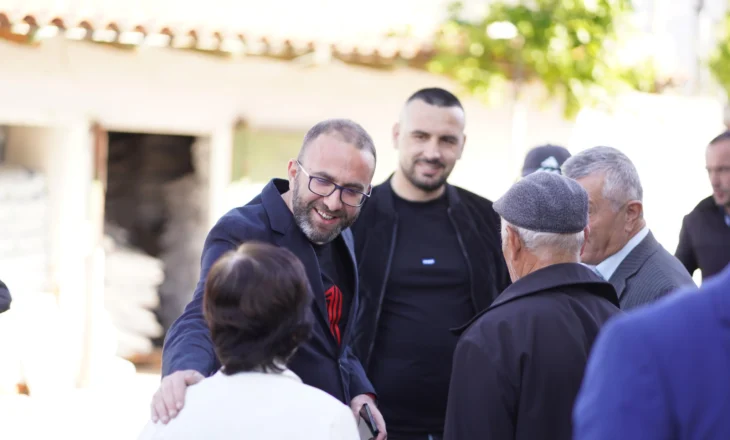 Bardhi me banorët në Cakran: Fier, e keqja po ikën. Njerëzit e duan ndryshimin