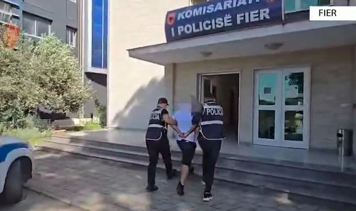 Bashkë me të atin tentoi të vriste 58 vjeçarin, kapet teksa priste autobusin e Konispolit