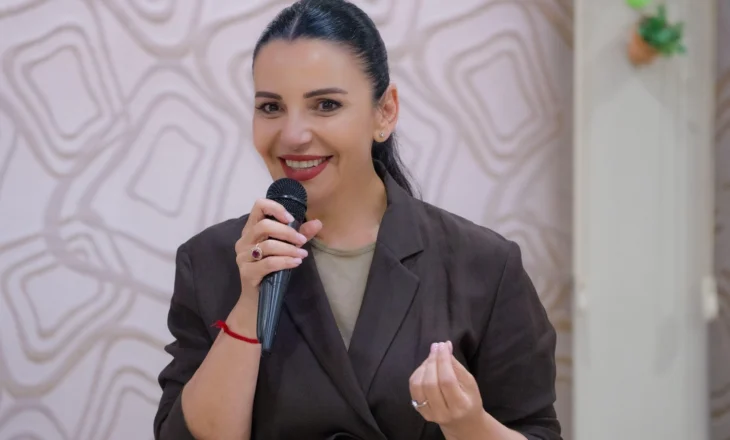 Belinda Balluku në Fier takon ata që punuan për fitoren e magjishme 12-4!