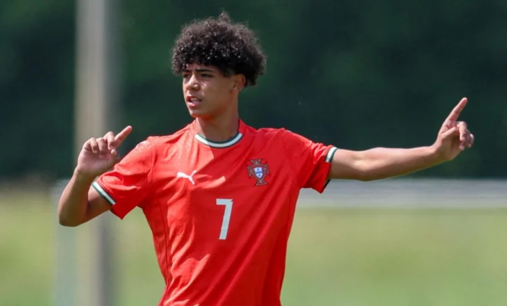 “Bëmë baba të të ngjaj”! Djalin e Cristiano Ronaldo-s e kërkojnë plot 16 ekipe