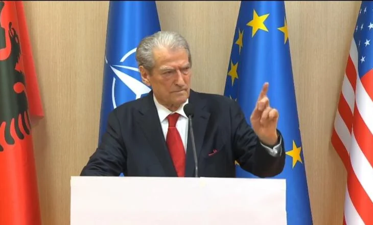 Berisha nis me akuzat: Sovrani foli, por bandat e Durrësit dhe në zona të tjera kanë vërshuar drejt KZAZ-ve