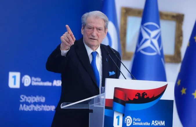 Berisha: Përgjimet tregojnë për darkat dhe drekat që shtronte Rama me Pojën dhe Agasin me verërat 30-40 mijë € shishja