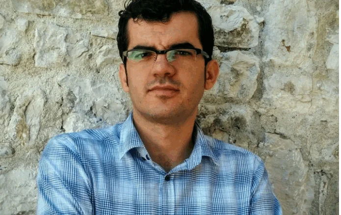 “Berisha, si Enveri në PD”, Lapardhaja: Demokratët kërkojnë alibi për 11 majin, dolën më keq se me Bashën