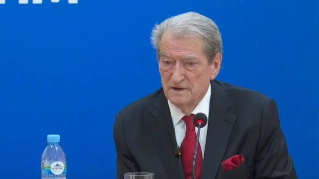Berisha thirrje emigrantëve: Cilido që ka mundësinë të vijë e të votojë më 11 Maj!