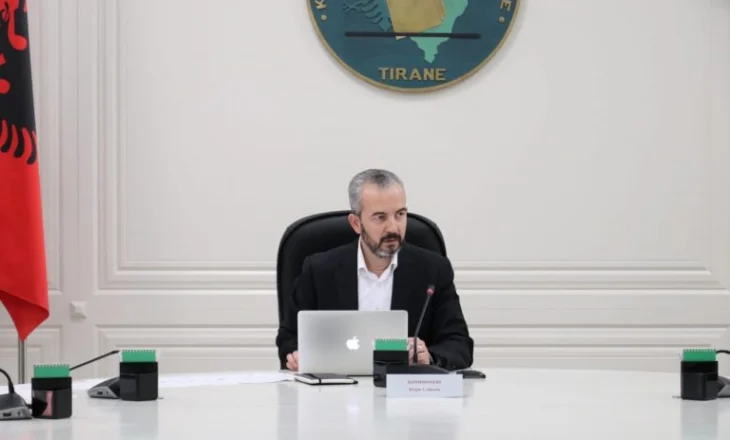 Berisha thyen heshtjen zgjedhore/ Reagon KQZ: Të ndalohet çdo lloj fushate apo thirrjeje elektorale, përfshirë edhe atë në rrjetet sociale