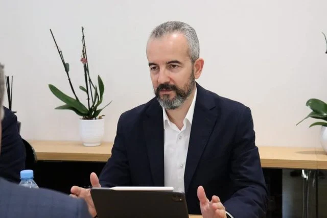 Berisha thyen heshtjen zgjedhore, reagon KQZ: Të ndalohet çdo lloj fushate, përfshirë edhe atë në rrjetet sociale