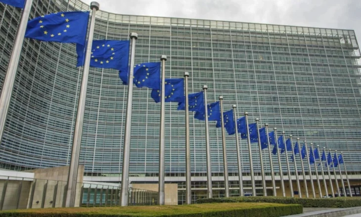 Besimi i qytetarëve europian tek BE kap shifrën rekord prej 52%, niveli më i lartë që nga viti 2007 sipas Eurobarometrit
