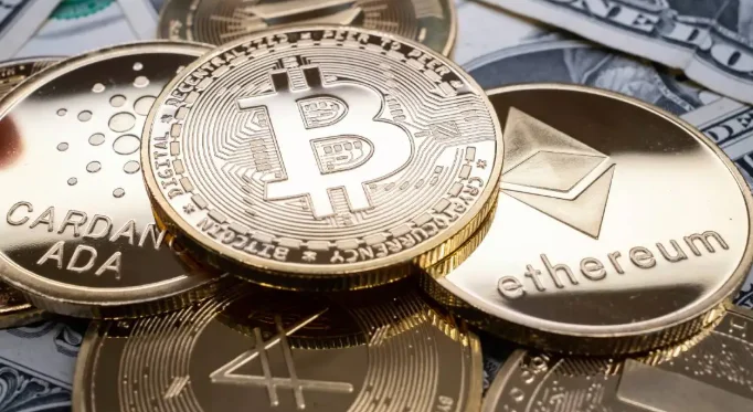 Bitcoin thyen rekordin historik, çmimi kalon 110 mijë dollarë