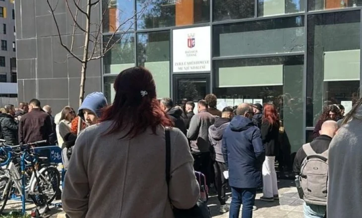 Bizneset bëhen çorap me taksat e Bashkisë së Tiranës, nuk dinë çfarë po paguajnë, penalizime të padrejta