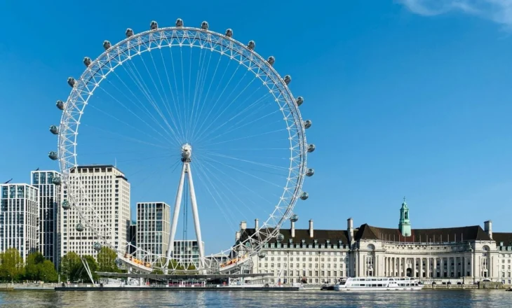 Bllokohet London Eye, turistët kalojnë momente paniku ‘në ajër’
