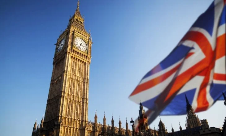 Britania e Madhe vendos 100 sanksione të reja kundër Rusisë