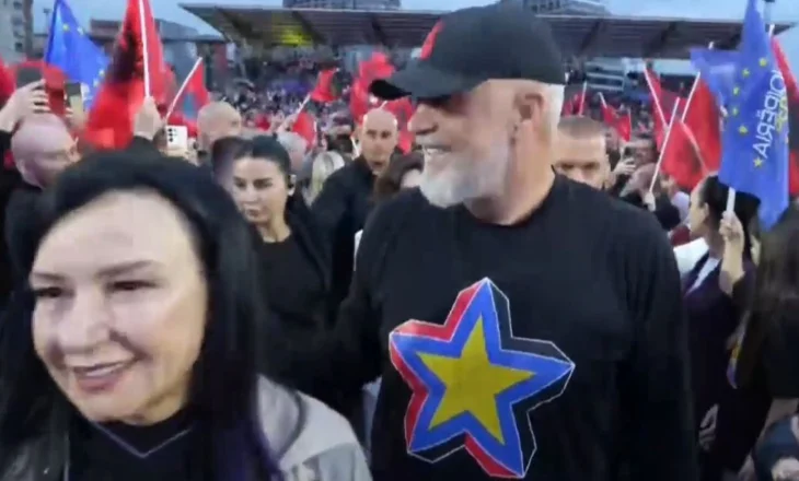 Çastet e fundit! Rama mbërrin me bashkëshorten në takimin përmbyllës, Berisha me vonesë