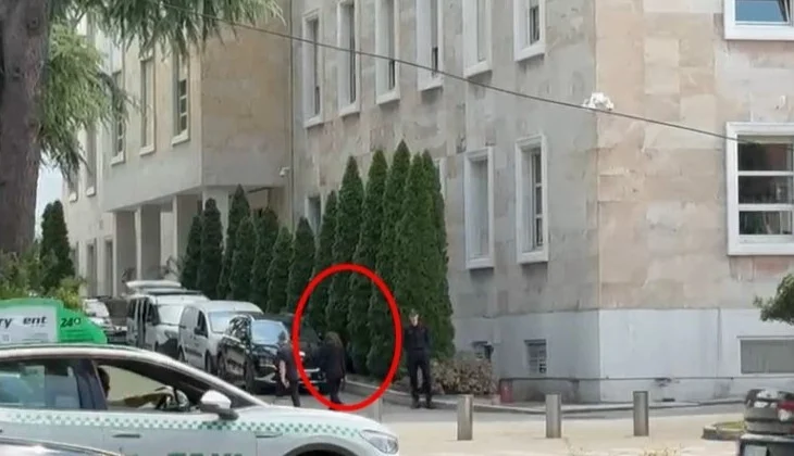 Çfarë ndodhi?/ Kryeparlamentarja hyn në Kryeministri një ditë para seancës së parë plenare pas 11 majit