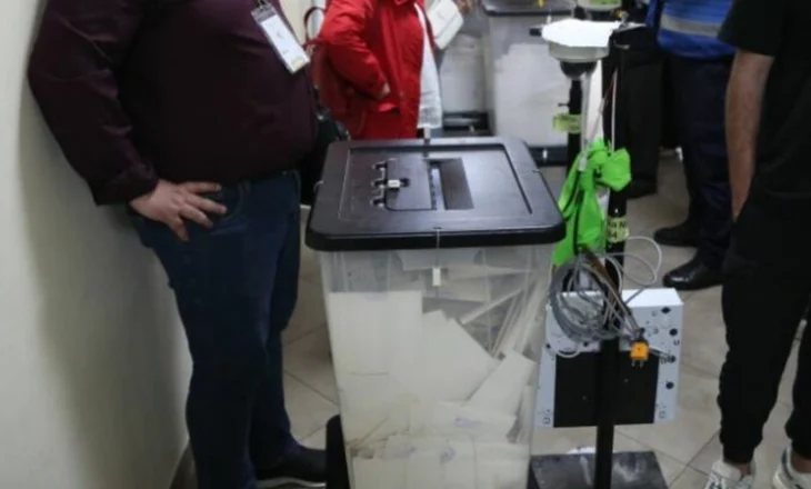 Çfarë po ndodh në Kamëz? Tjetër kuti votimi e pavlefshme