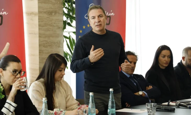 Damian Gjiknuri në Sarandë: Rruga Sarandë – Ksamil do zgjerohet, ujësjellësi me zgjidhje përfundimtare