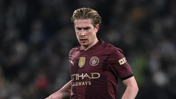 De Bruyne joshet nga projekti i Napolit. Bashkëshortja e tij viziton qytetin, negociatat vazhdojnë