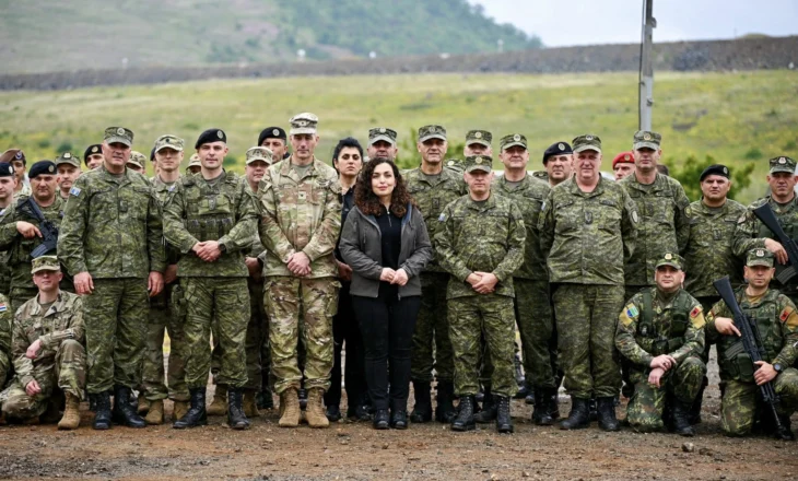 “Defender 2025”, Vjosa Osmani viziton ushtarët e FSK-së dhe ata amerikanë: Kosova e gatshme të jetë pjesë e NATO-s