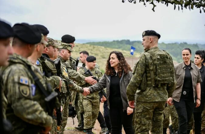 Defender Europe 2025/ Vjosa Osmani takon Forcat e Sigurisë së Kosovës: Jemi krah për krah me SHBA dhe aleatët e NATO-s