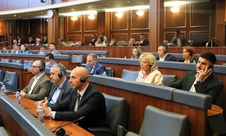 Deputetët e Listës Serbe nënshkruajnë betimin për mbrojtjen e sovranitetit