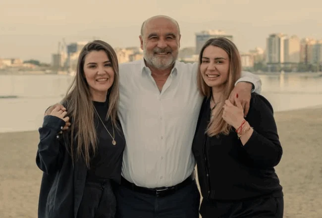 Deputeti i PS: Kush ka vajza, botën ka!