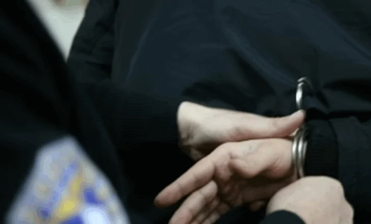 Dërgonte luftëtarë për ISIS në Siri dhe punonte si spiun për Serbinë, arrestohet një person në Kosovë