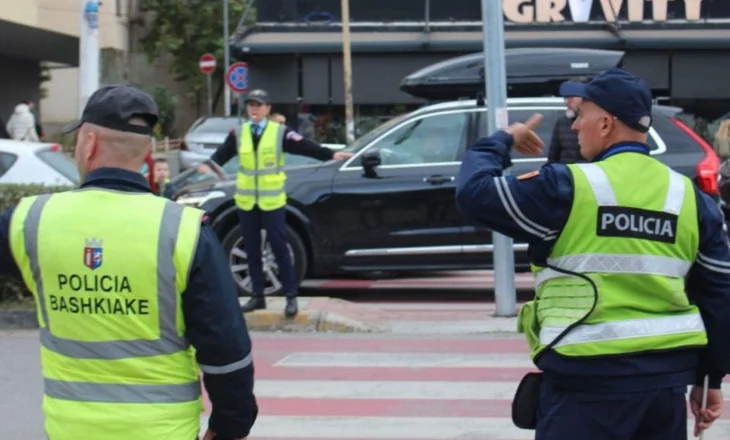 Dhunohen në krye të detyrës 2 efektivët e Policisë Bashkiake, shpallen në kërkim autorët