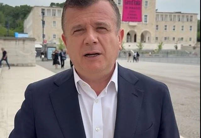 “Diaspora”/ Balla thirrje shqiptarëve në Itali: Dërgoni fletët votimit drejt Shqipërisë deri në mbrëmje