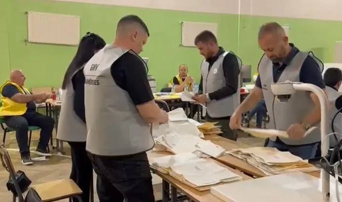 Dibër/Numërohen 60 nga 222 kuti, PS kryeson ndaj PD-së