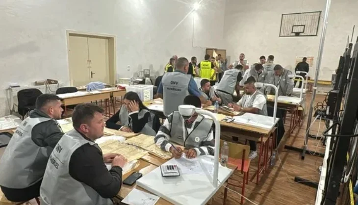 Dibër/ Numërohen 69 nga 222 kuti, PS vijon të kryesojë ndaj PD-së