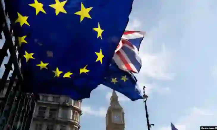 Diplomatët: BE-ja dhe Britania janë pajtuar për “rinisje” të raporteve