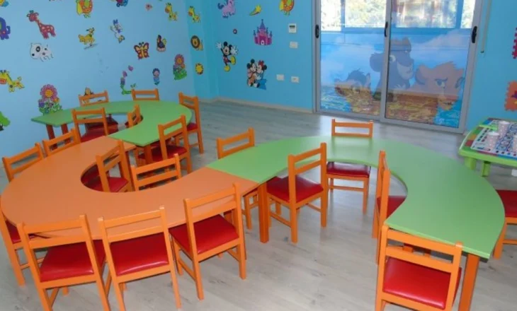 Disa fëmijë në spital, dyshohet se janë helmuar nga ushqimet me salmonelë në kopshtin shtetëror në Gramsh