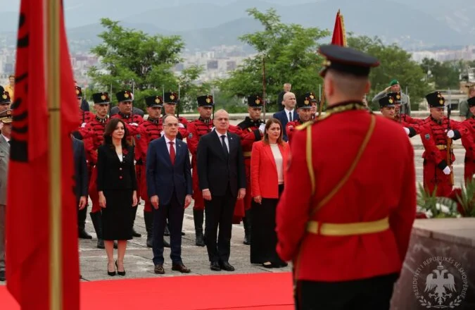 Dita e Dëshmorëve/ Begaj: Përulemi para guximit dhe sakrificës së atyre që dhanë gjithçka për çlirimin e Shqipërisë