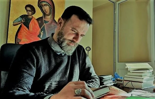 Dom Gjergj Meta uron Papën e ri: Shpresojmë që ta shohim sa më shpejt në Shqipëri