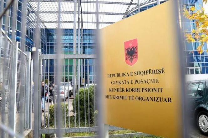 Dosja “Toyota Yaris”, SPAK shpall pretencën, kërkon 6 vite burg për avokatin Radovan Çela, ja akuzat