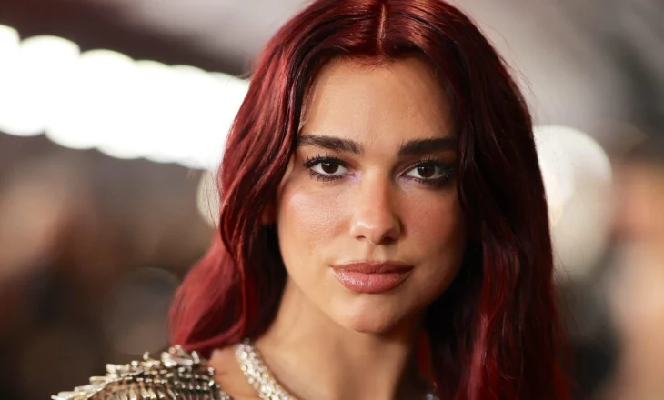 Dua Lipa shpallet “artistja më e dëgjuar” në Britani për herë të dytë