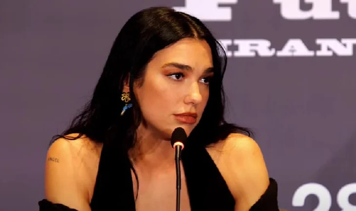 Dua Lipa shpallet artistja më e klikuar në Mbretërinë e Bashkuar për vitin 2024