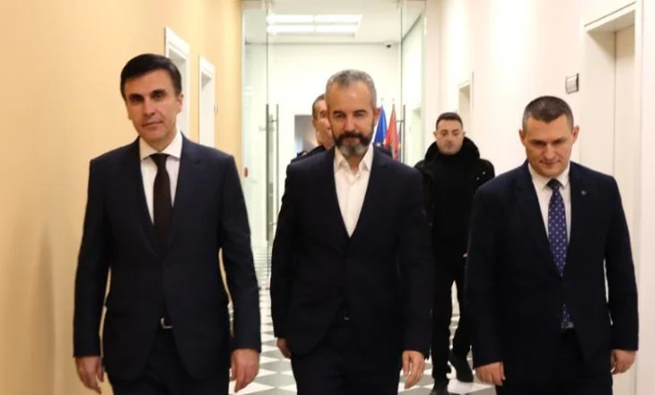 Dumani, Çela dhe Celibashi takohen me ambasadorët në Tiranë. Në fokus procesi zgjedhor
