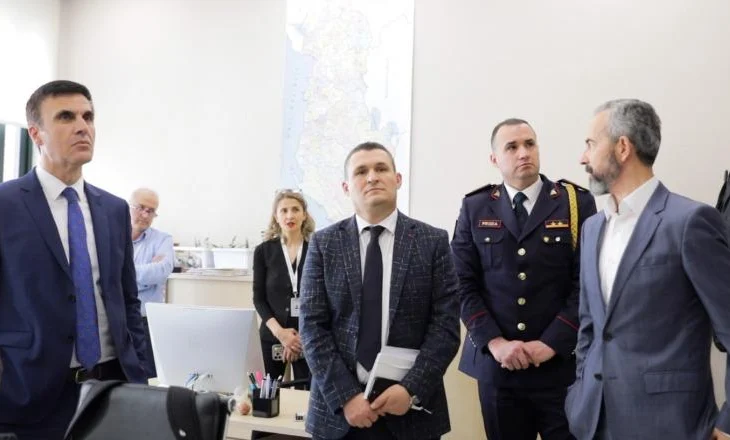 Dumani, Çela dhe Proda takohen me Celibashin, vizitojnë Qendrën Operacionale të Kundër Krimeve Zgjedhore në KQZ