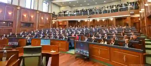DW: Tre muaj pas zgjedhjeve parlamentare Kosova ende nuk i ka formuar institucionet e saj