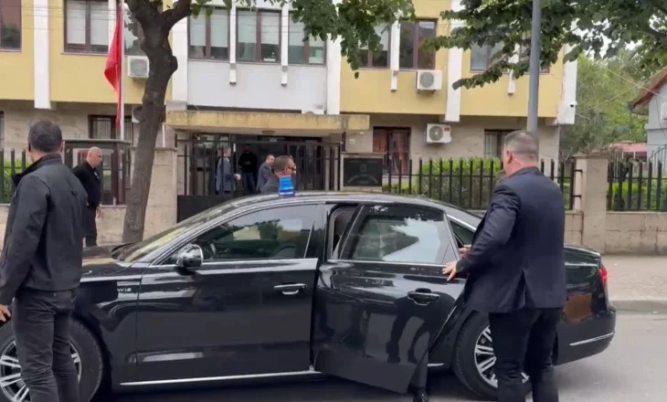 Dy ditë para zgjedhjeve/ Pas Shkodrës, Altin Dumani shkon në Prokurorinë e Lezhës